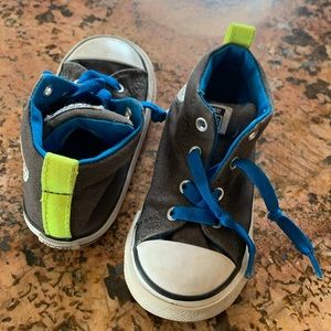 Kids converse size 8